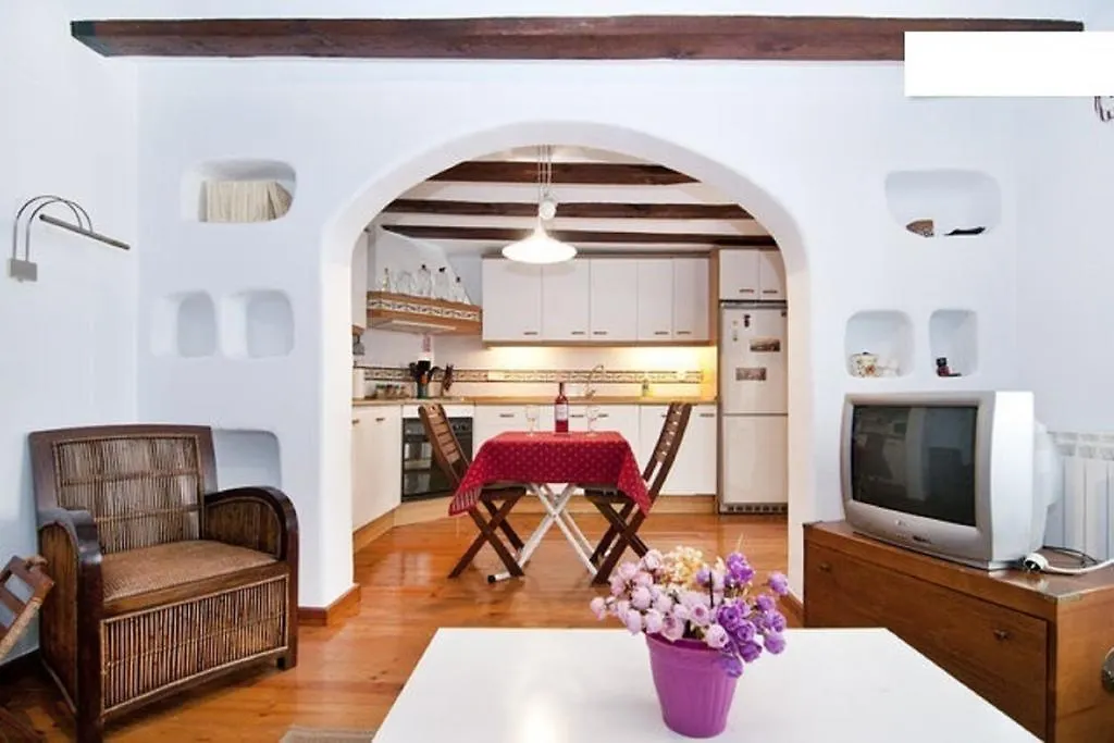 Quiet apartment! Sagrada Familia! Barcelona 0*,